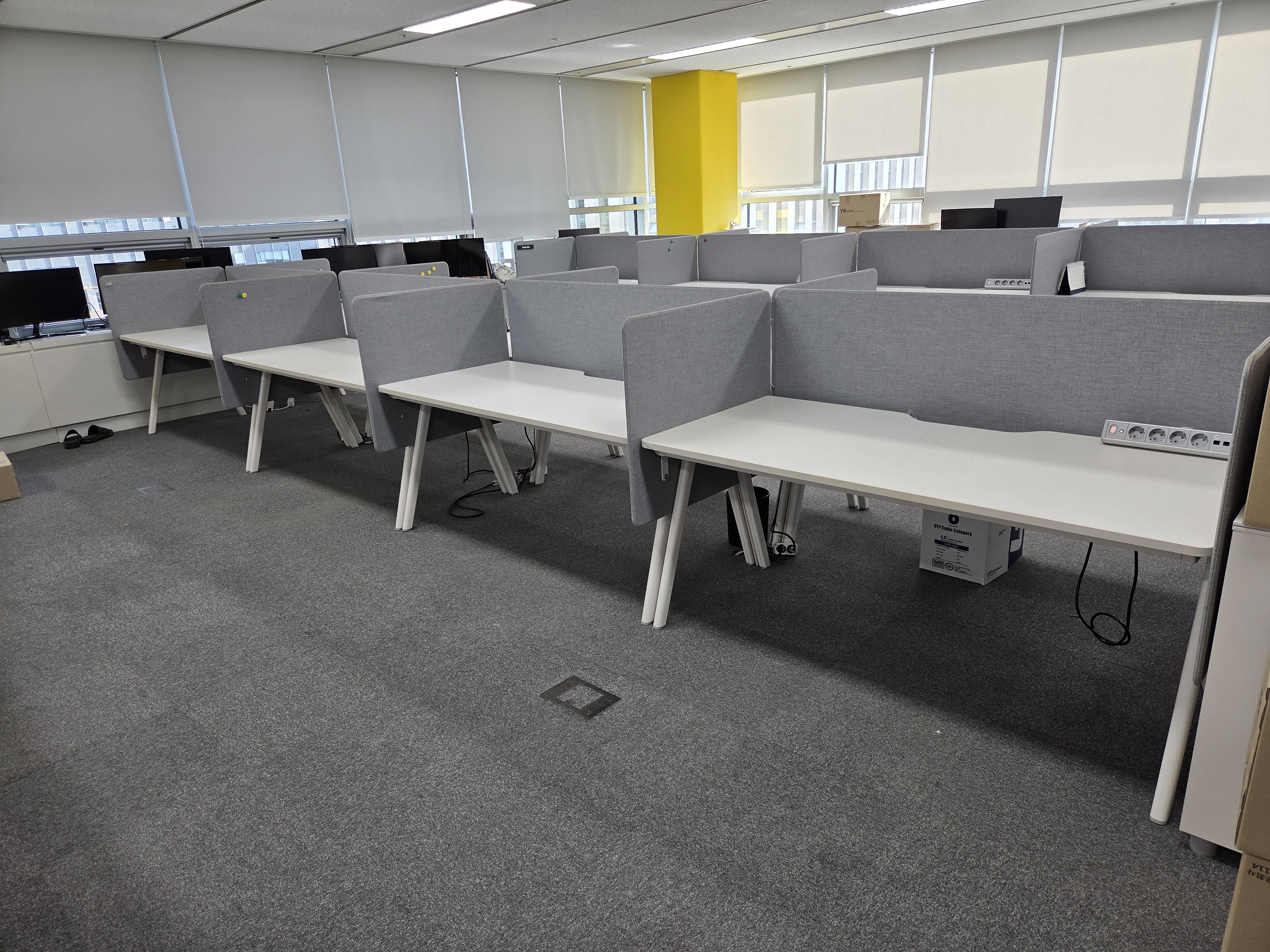 퍼시스 인에이블 1600 일반형책상[서랍파티션별매]FDD016CN