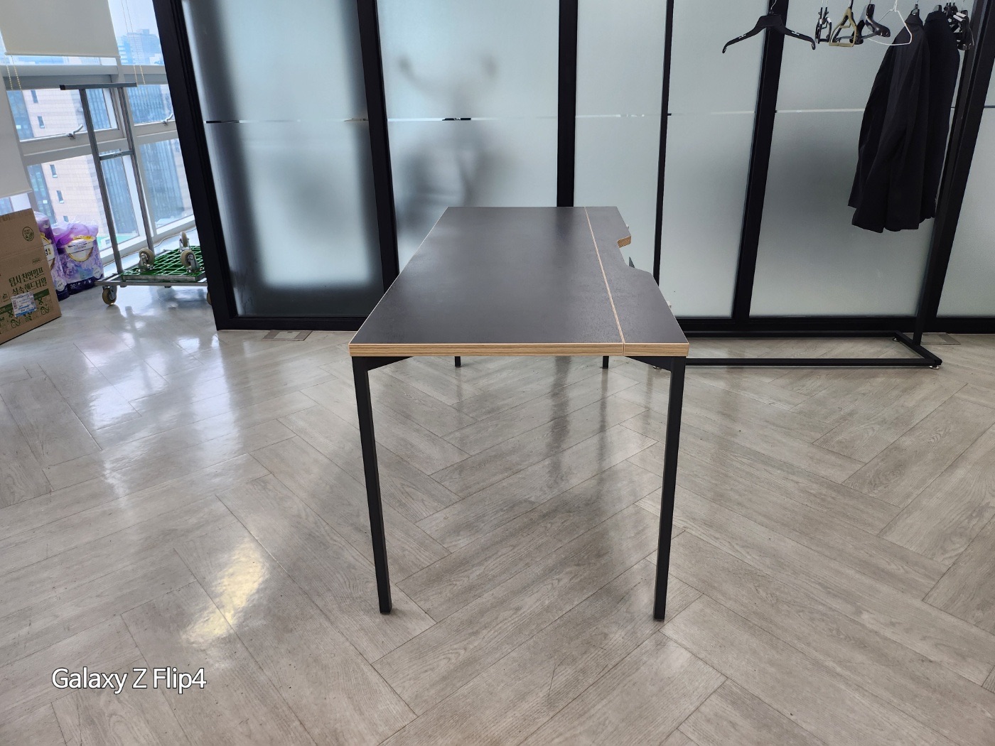 데스커 1400 블랙책상[상태보통,파티션별매]