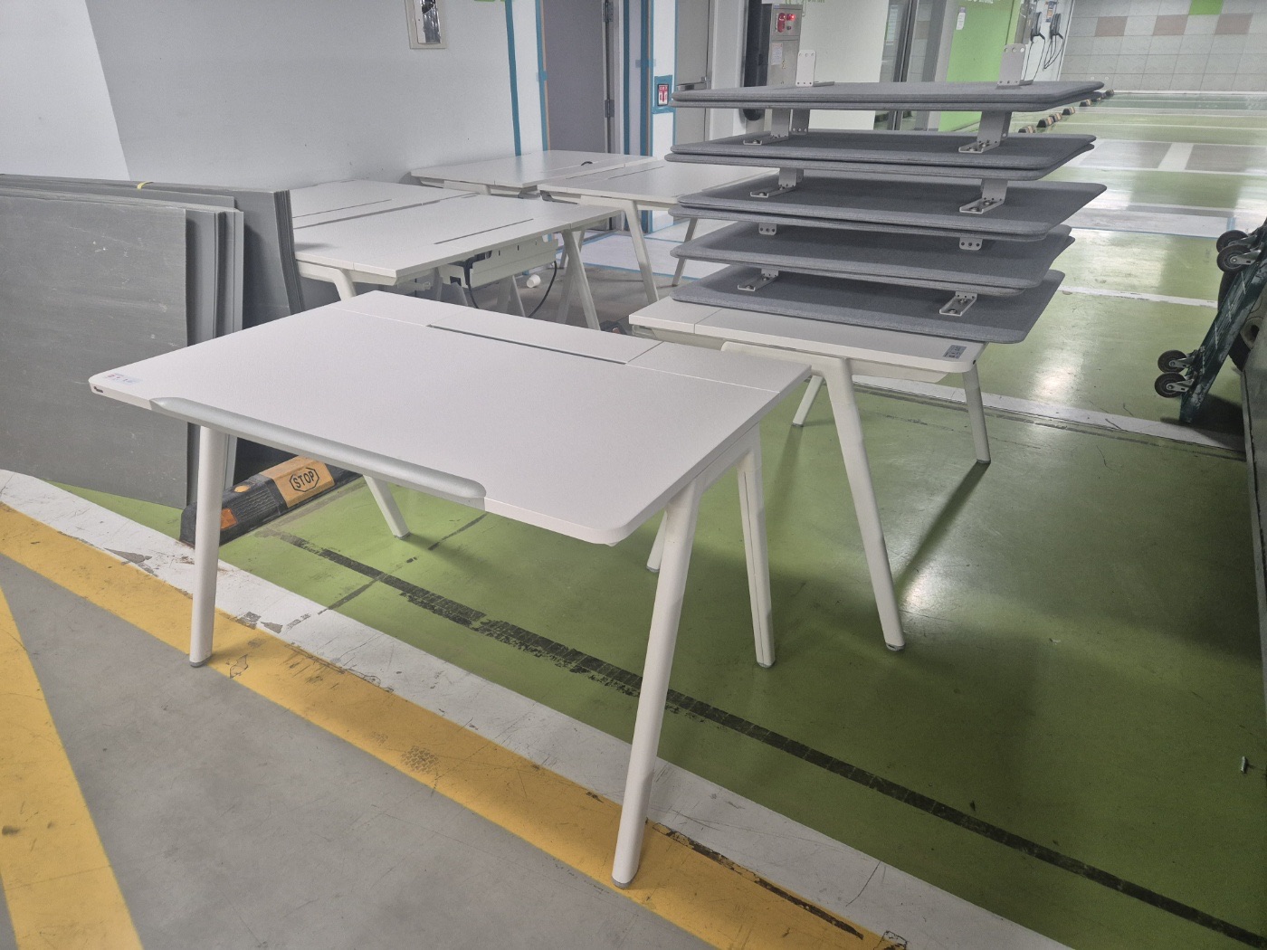 퍼시스 인에이블 1200 덕트형책상FDD012NN