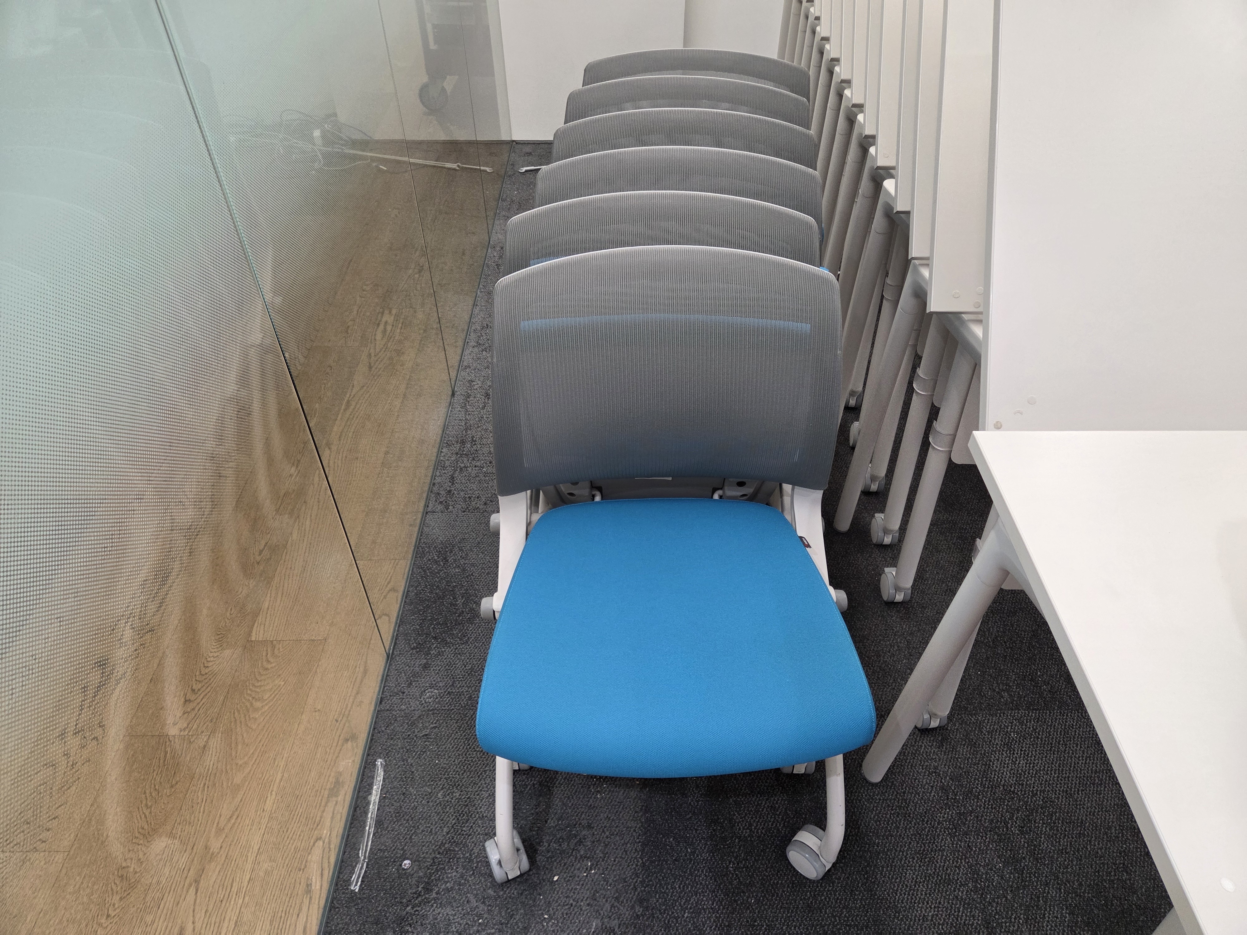 퍼시스 VIM시리즈 CH0015W 회의의자