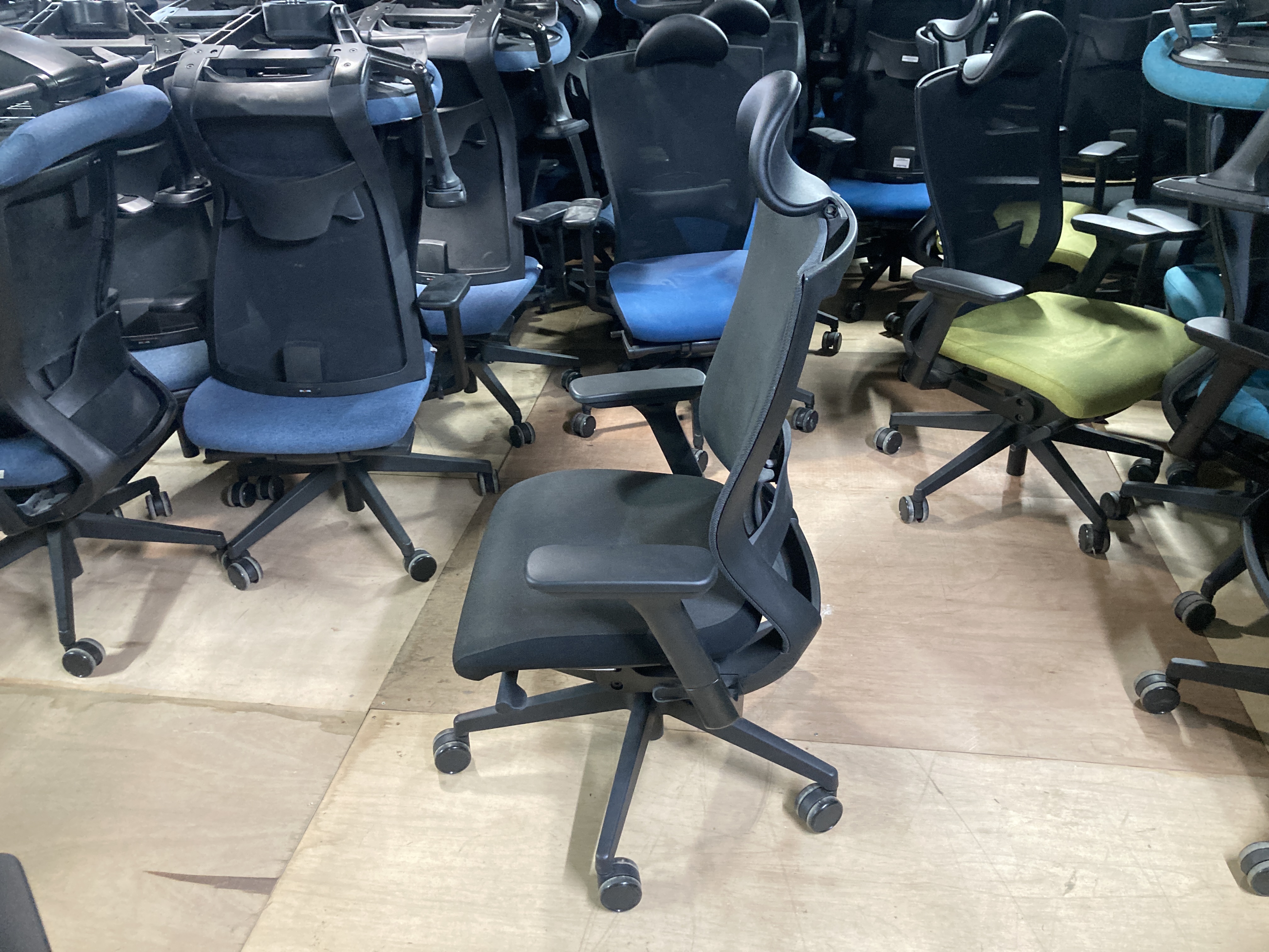 퍼시스 CHN4300AH 사무용의자[블랙]